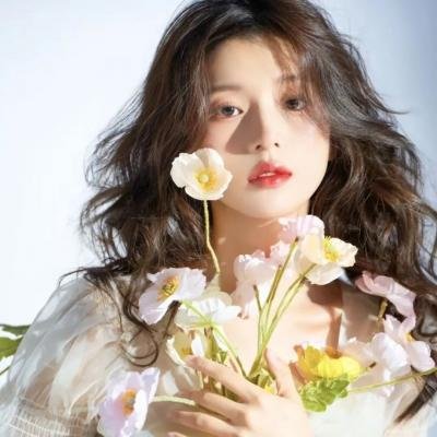 穿到大佬老公死亡的前一天